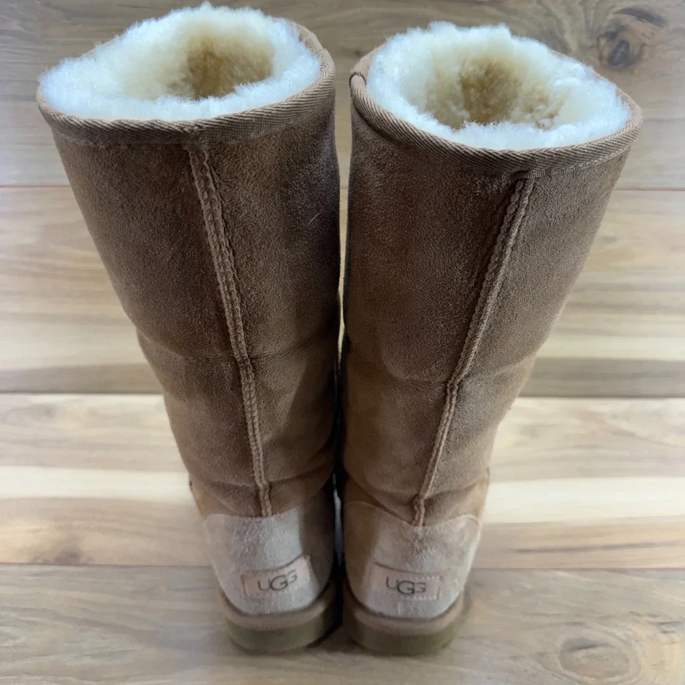 UGG Australia Classic Tall Boots Womens 8 Chestnut Suede Cozy Cottage Core Fur